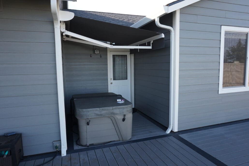 A Retractable Awning Lets You Enjoy More Days in Your Hot Tub
